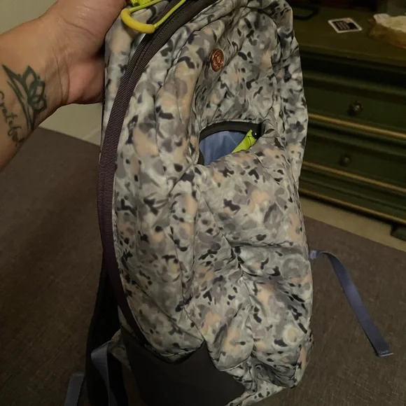 SOLD‼️SOLD‼️Lululemon backpack - Picture 2 of 10